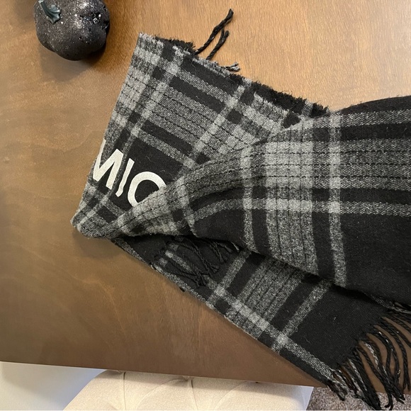 Michael Kors Scarf LARGE - Picture 3 of 4